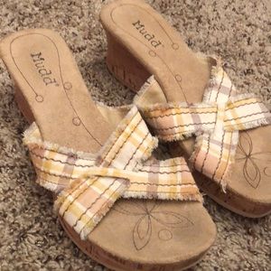 Mudd Wedges